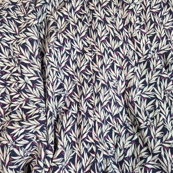 Lulu's Dondi Navy Blue and White Print Romper - Picture 3 of 9